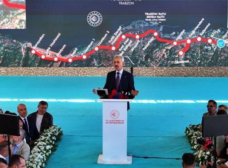 Bakan Uraloğlu, Trabzon Raylı Sistem Hattı Temel Atma Töreni’nde konuştu